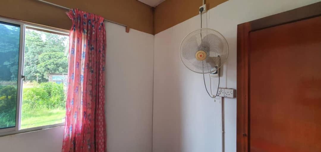 Mulu Homestay מראה חיצוני תמונה